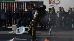 Backdrop to the movie "Diaz - Don