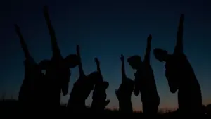 Backdrop to the movie "Forward Back" #431196