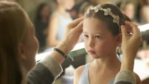 Backdrop to the movie "Angel of Mine" #340634