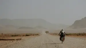 Backdrop to the movie "SAME SUN - MIT DEM FAHRRAD DURCH AFRIKA" #807056