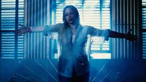 Backdrop to the movie "Stigmata" #293460