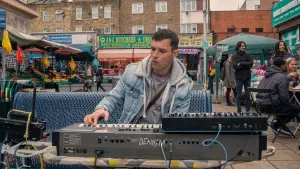 Backdrop to the movie "I Used to Be Famous" #428645