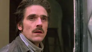 Backdrop to the movie "Moonlighting" #730016