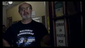 Backdrop to the movie "Victor, the man of today, the young man he once was" #413164