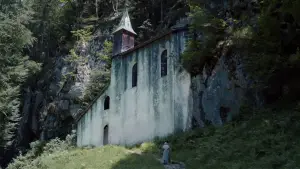 Backdrop to the movie "Hagazussa" #742603