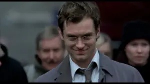 Backdrop to the movie "Closer" #675469