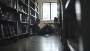 Backdrop to the movie "Riptide" #354239