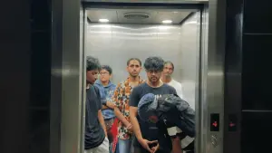 Backdrop to the movie "CONCRETE DOGS" #477480