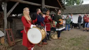 Backdrop to the movie "Rechtsextreme in der Wikingerszene" #356657