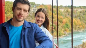 Backdrop to the movie "Falling in Love in Niagara" #434695