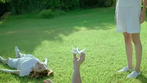 Backdrop to the movie "Dogtooth" #738658