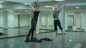 Backdrop to the movie "Homesick" #439615