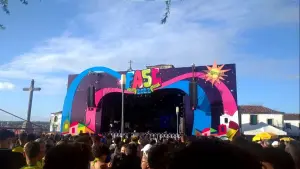 Backdrop to the movie "Aqui e Agora" #456335