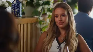 Backdrop to the movie "Christmas in the Spotlight" #735790