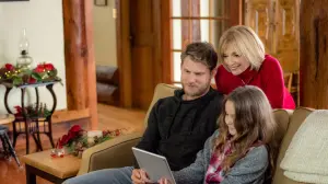 Backdrop to the movie "Christmas Getaway" #459105