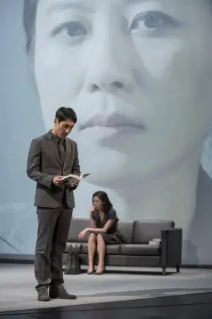 Poster to the movie "The Empire of Light" #773821