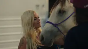 Backdrop to the movie "East of Wall" #617492