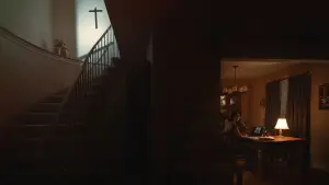 Backdrop to the movie "undertone" #762615