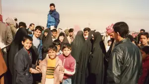 Backdrop to the movie "Never Look Away" #761934