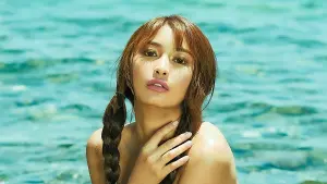 Backdrop to the movie "Flirtatious" #330011