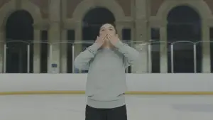 Backdrop to the movie "We Live in Time" #563113