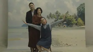 Backdrop to the movie "The Apple Doesn’t Fall…" #555809