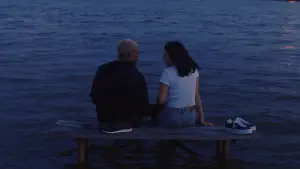 Backdrop to the movie "Waves" #733174