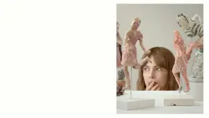 Backdrop to the movie "Showing Up" #376669