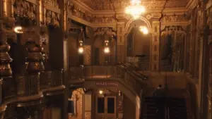 Backdrop to the movie "Plainclothes" #523223