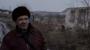 Backdrop to the movie "Grey Bees" #694447