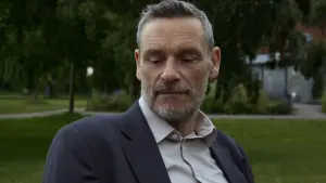 Backdrop to the movie "Rogue Agent" #361460