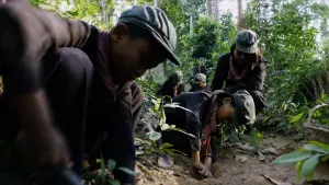 Backdrop to the movie "First They Killed My Father" #218114