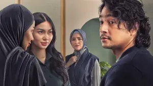 Backdrop to the movie "La Tahzan: Cinta, Dosa, Luka..." #672797