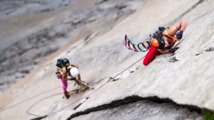 Backdrop to the movie "The Queen Swing" #777843