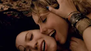 Backdrop to the movie "Artificial Paradises" #695707