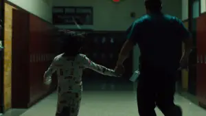 Backdrop to the movie "Trapped" #739993