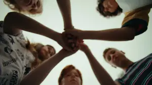 Backdrop to the movie "Block 5" #737351