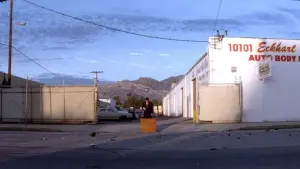 Backdrop to the movie "Punch-Drunk Love" #642850