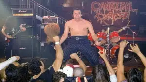 Backdrop to the movie "Ace Ventura: Pet Detective" #632293