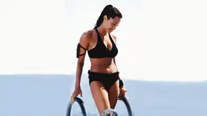 Backdrop to the movie "Lara Croft: Tomb Raider - The Cradle of Life" #703086