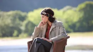 Backdrop to the movie "Cracks" #272496