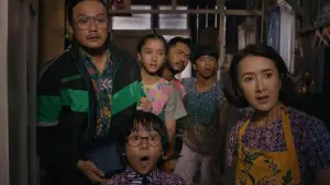 Backdrop to the movie "The Super Frugal Family" #789390