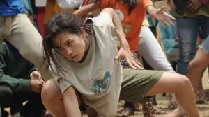 Backdrop to the movie "Levitating" #640635