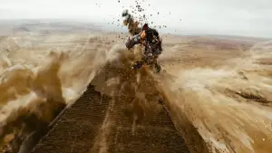 Backdrop to the movie "Transformers: Revenge of the Fallen" #656025