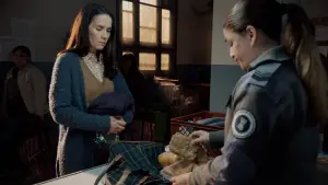 Backdrop to the movie "The Woman in the Line" #699705