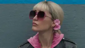 Backdrop to the movie "Tow" #746747