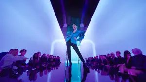 Backdrop to the movie "Everybody