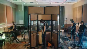 Backdrop to the movie "Tribute to David Bowie - Heroes Never Die" #541525