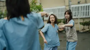 Backdrop to the movie "Sunshine Women