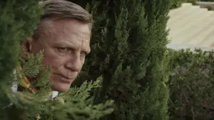 Backdrop to the movie "Glass Onion: A Knives Out Mystery" #592480